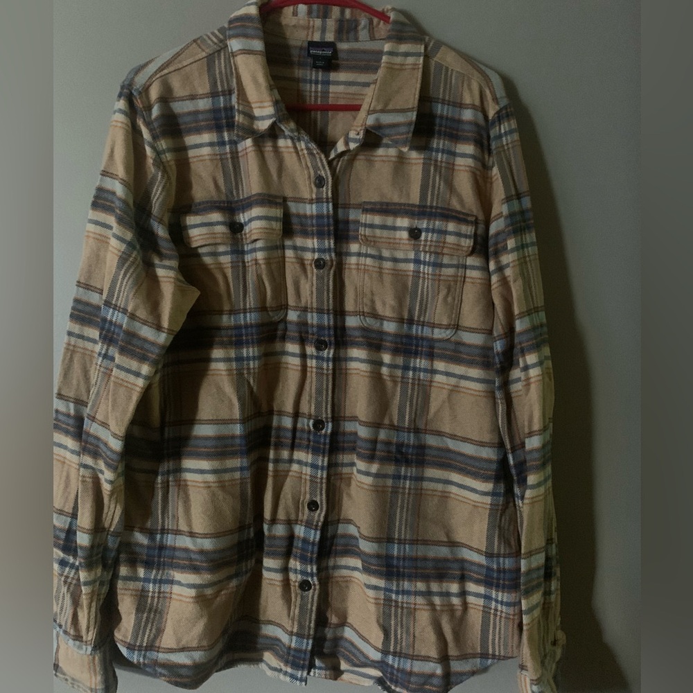 Patagonia Tan and Blue Lightweight Shirt Jacket